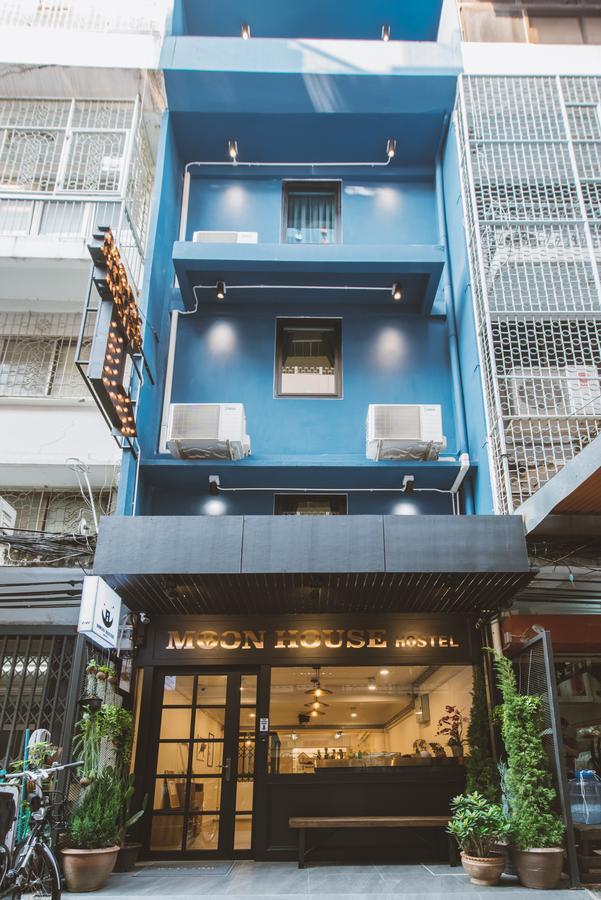 Moon House Hostel Bangkok Exteriör bild
